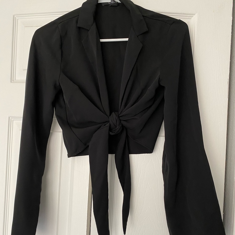 Forever21 black tie front top